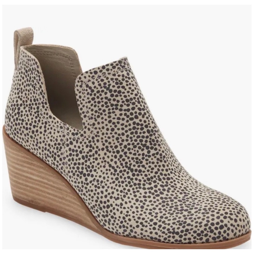 TOMS Women's Kallie Cutout Boot in Macadamia Mini Cheetah Printed Size 8.5‎